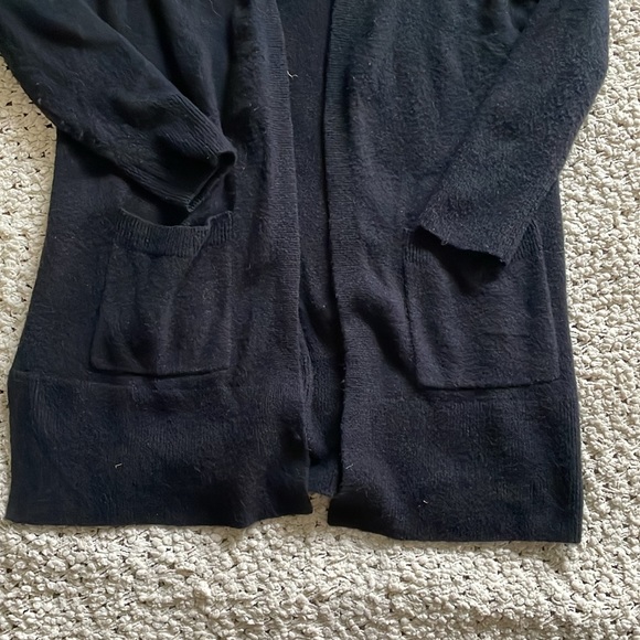 🎉 HP!! 🎉 Madewell Kent Cardigan Sweater in Black Coziest Yarn 🍂 - Picture 5 of 7